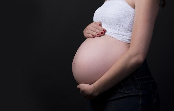 crossfit pregnant pregnant crossfit exercise while pregnant