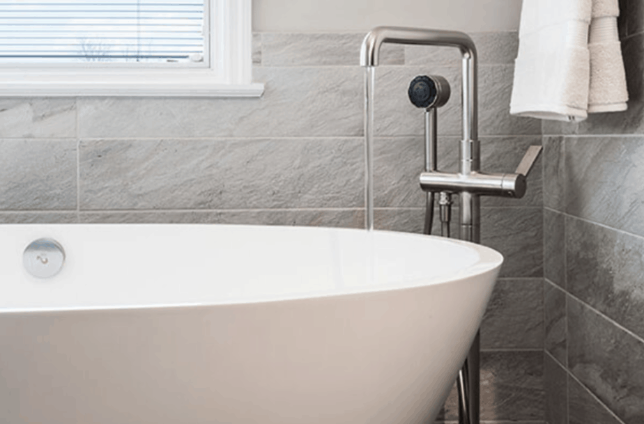 5 Bath Products You Need for a Relaxing Bath at Home