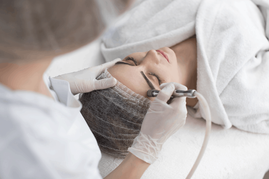 What is the Difference Between a Medical Esthetician and an Esthetician?